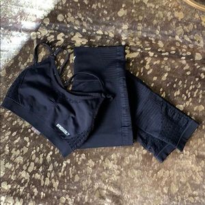 Gym shark size small black seamless legging & bra